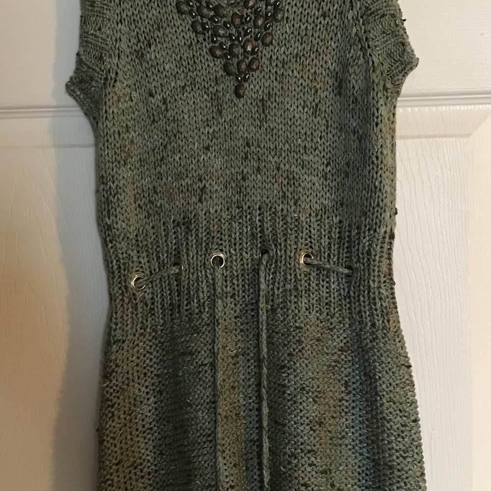 Sleeveless dress